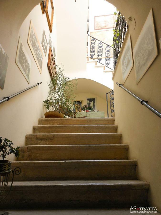 비톤토 Palazzo Antica Via Appia B&B 외부 사진